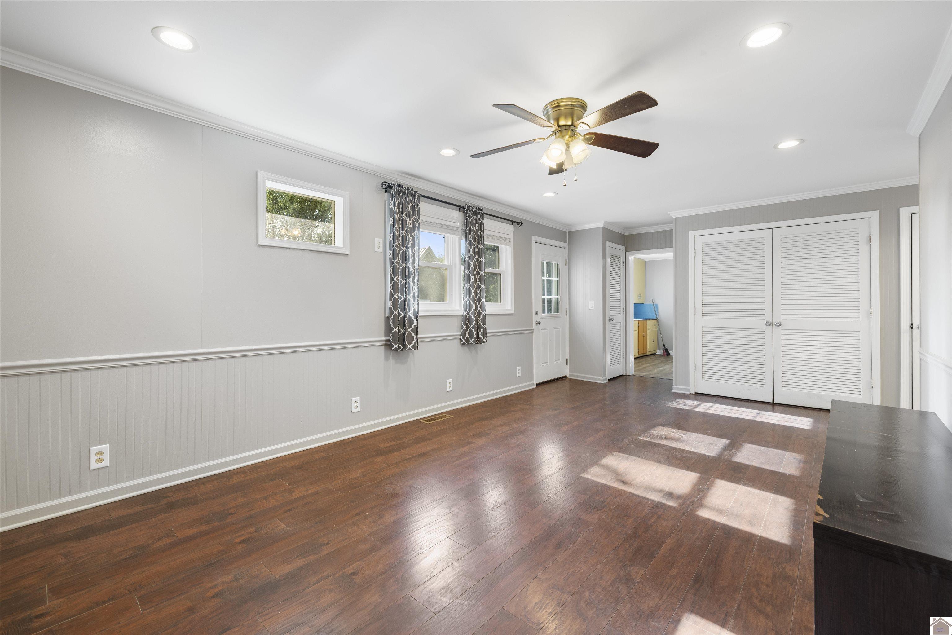 513 W Lockridge Street