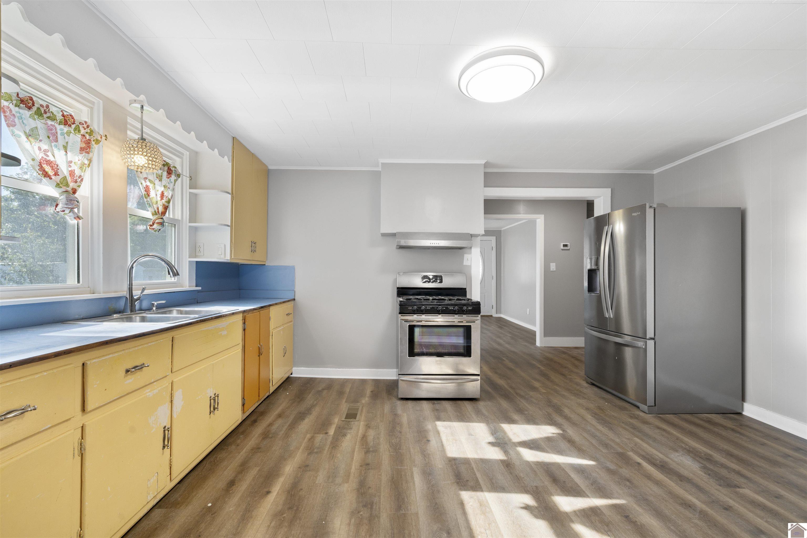 513 W Lockridge Street