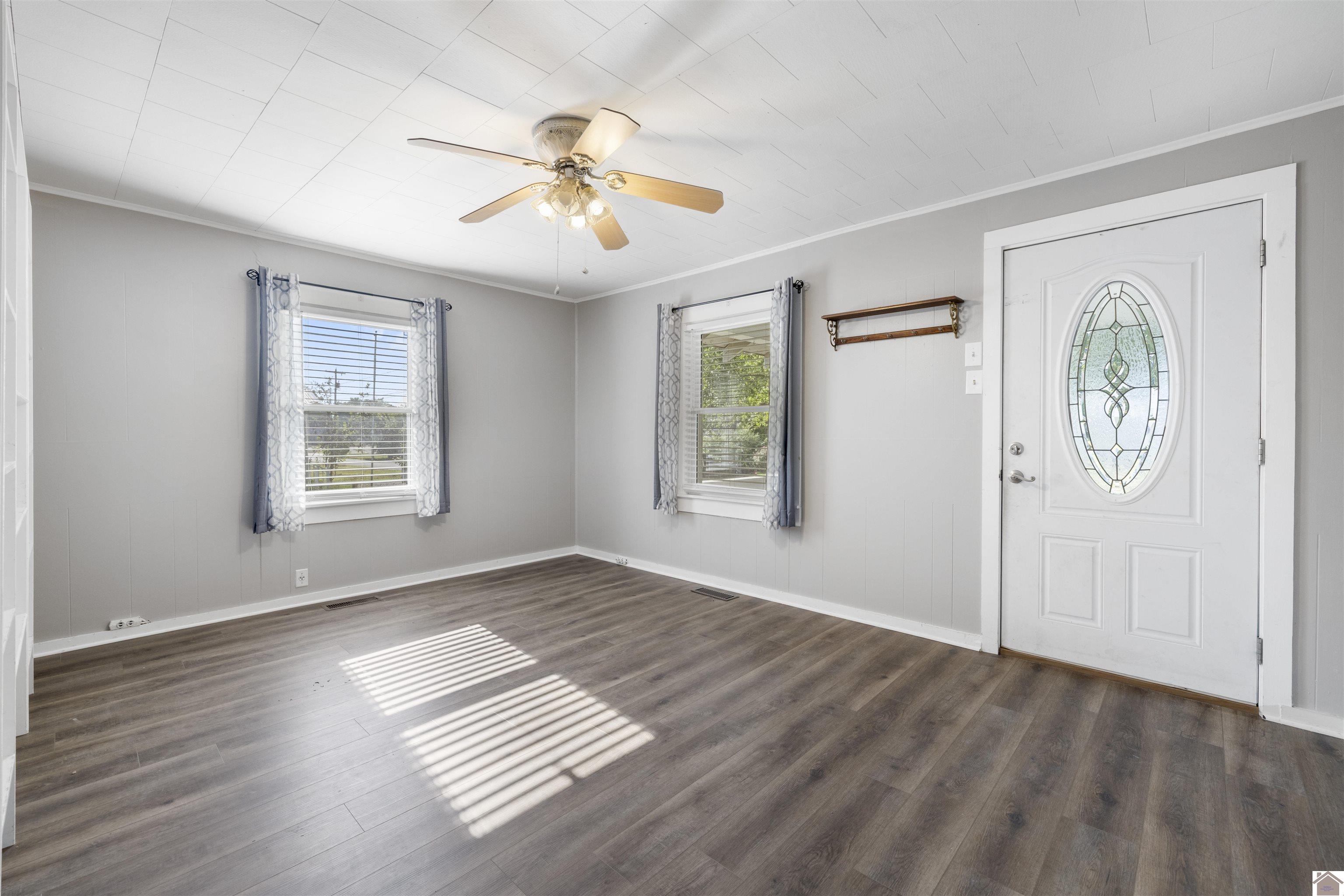 513 W Lockridge Street