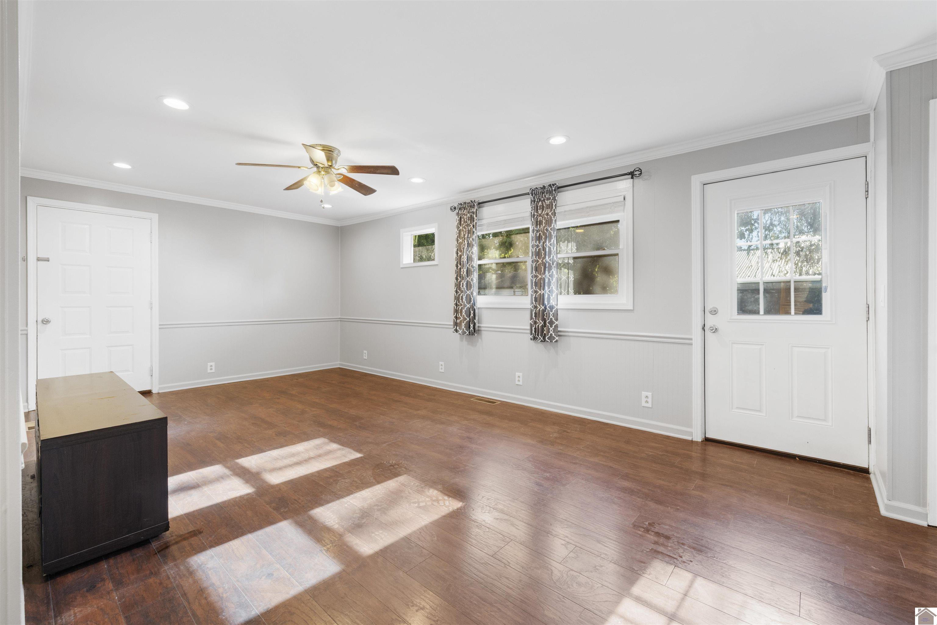 513 W Lockridge Street