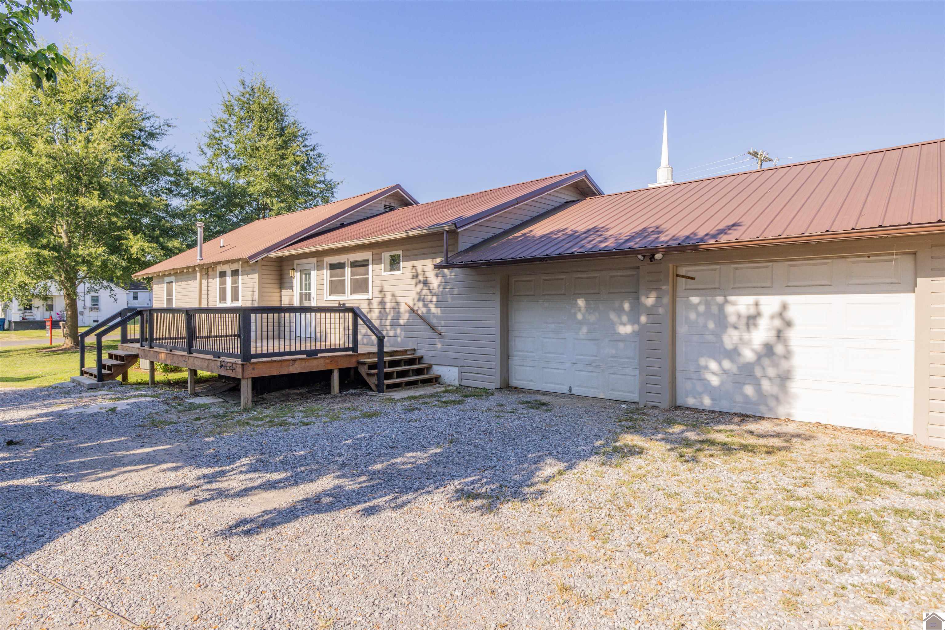 513 W Lockridge Street