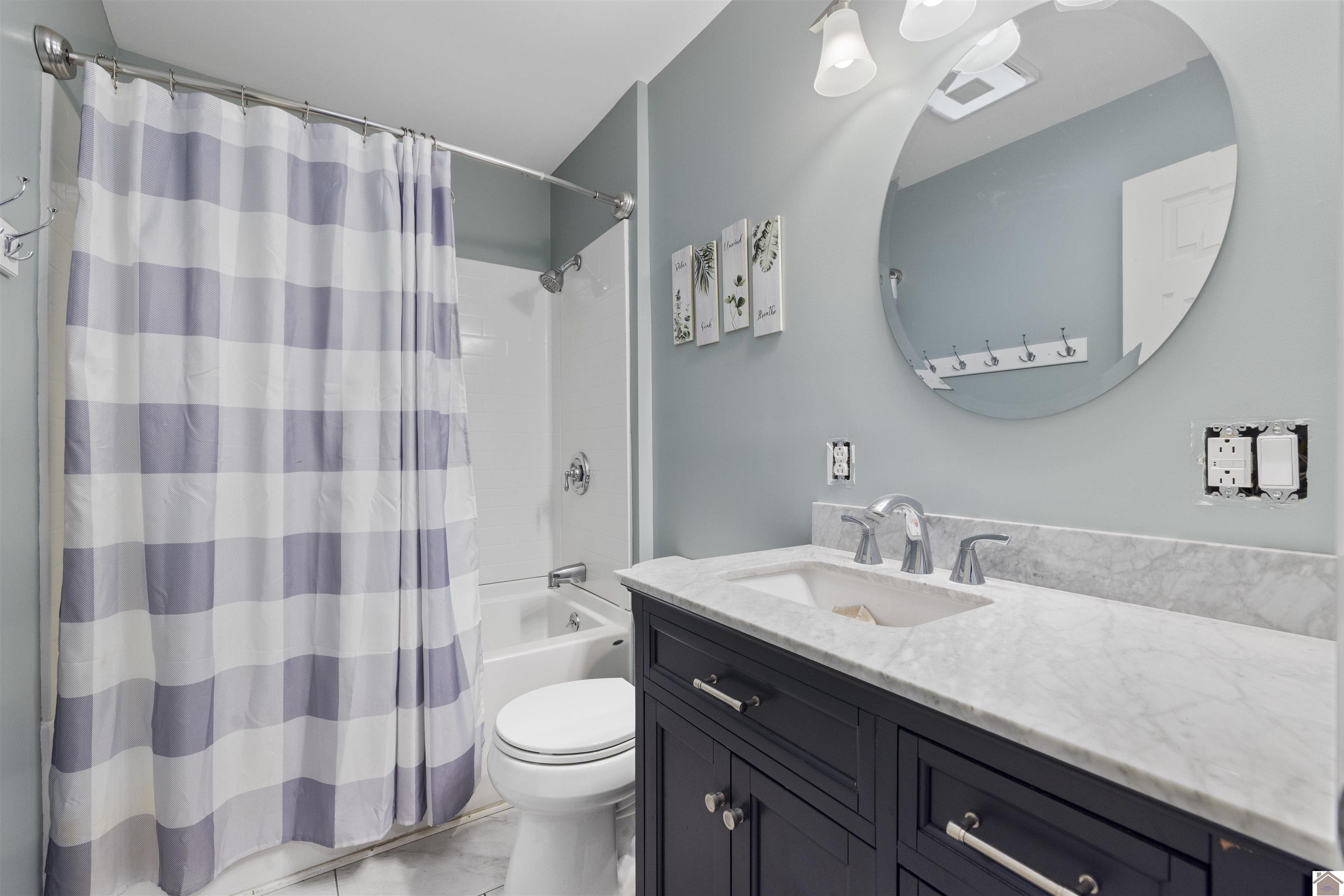 513 W Lockridge Street