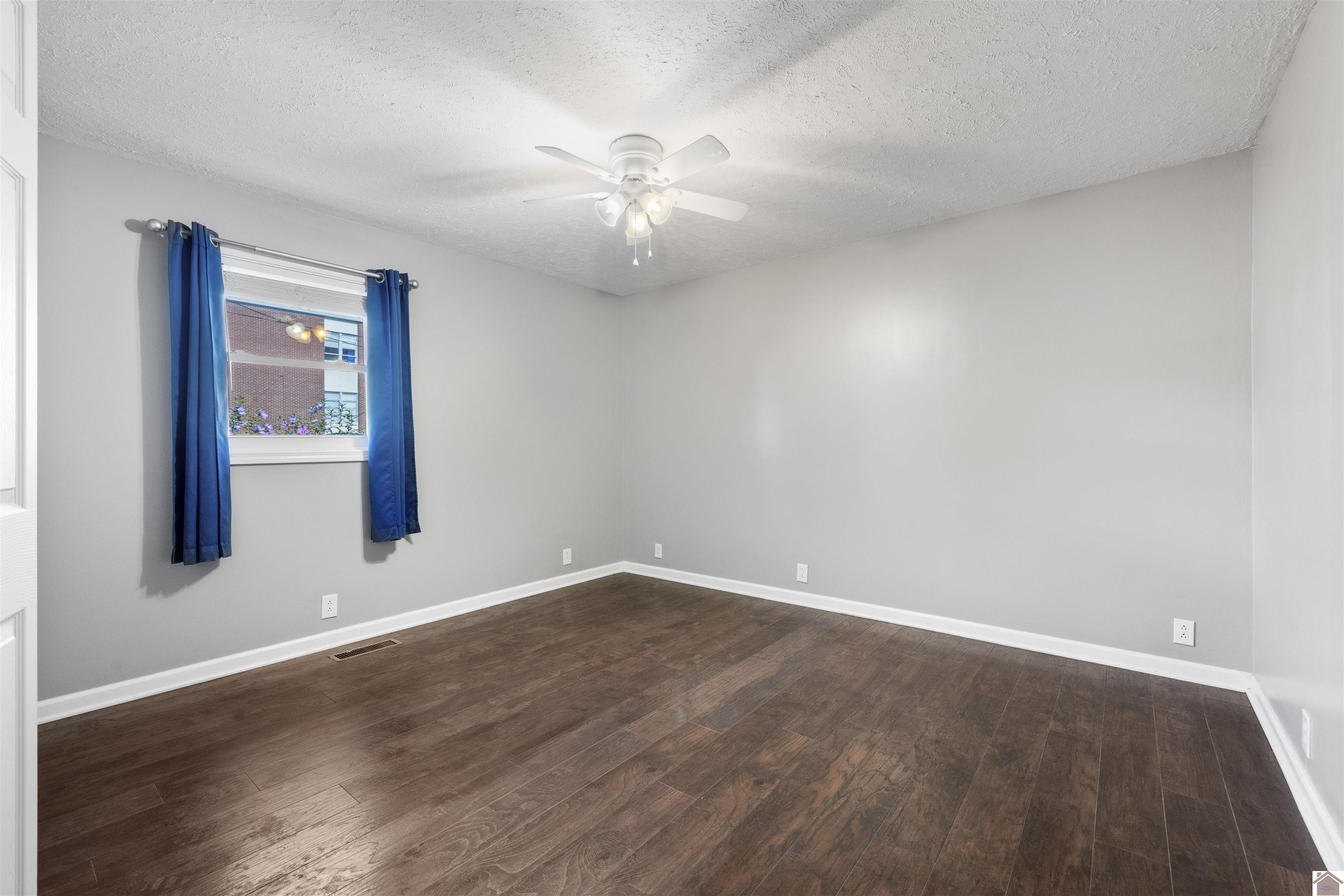 513 W Lockridge Street