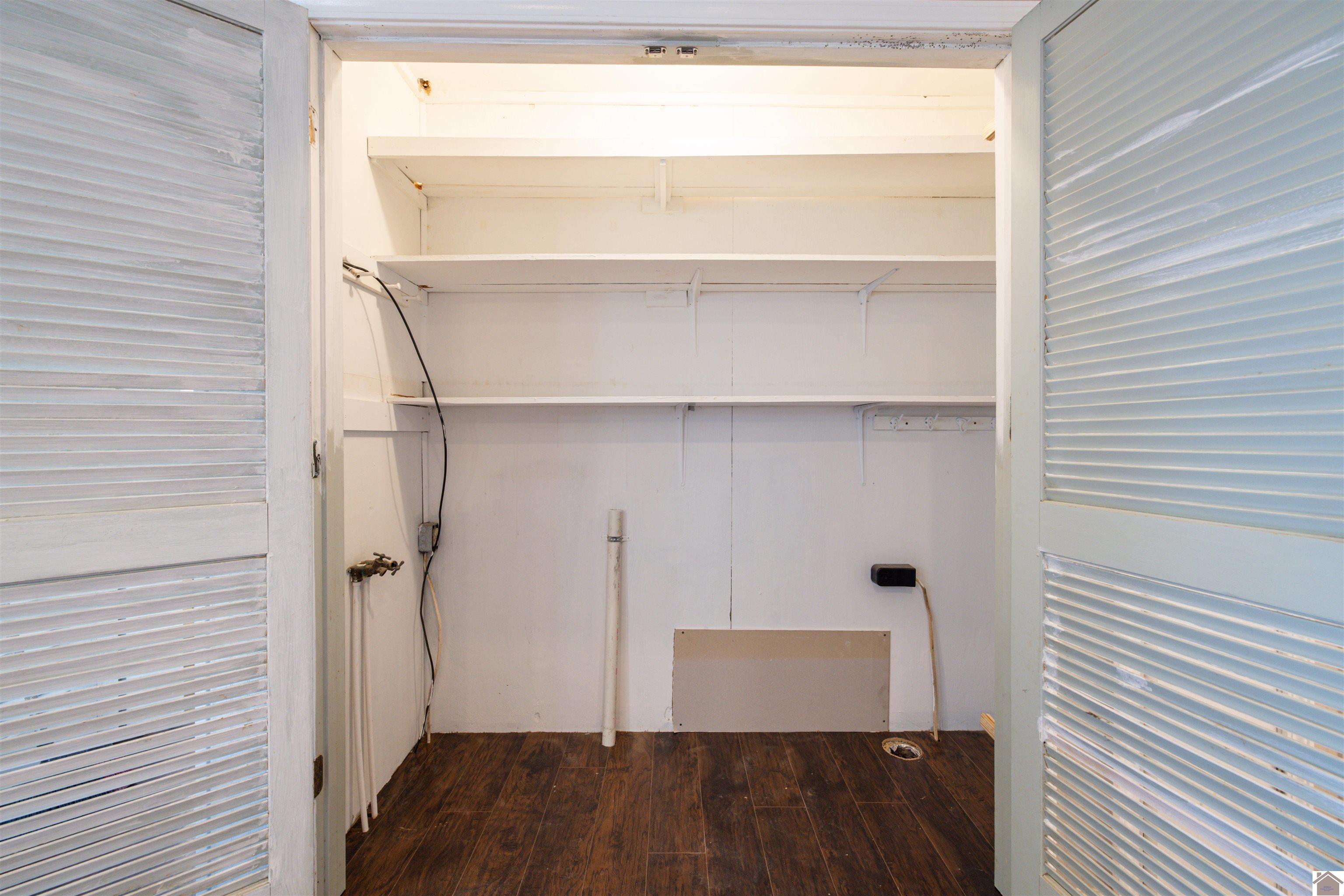 513 W Lockridge Street