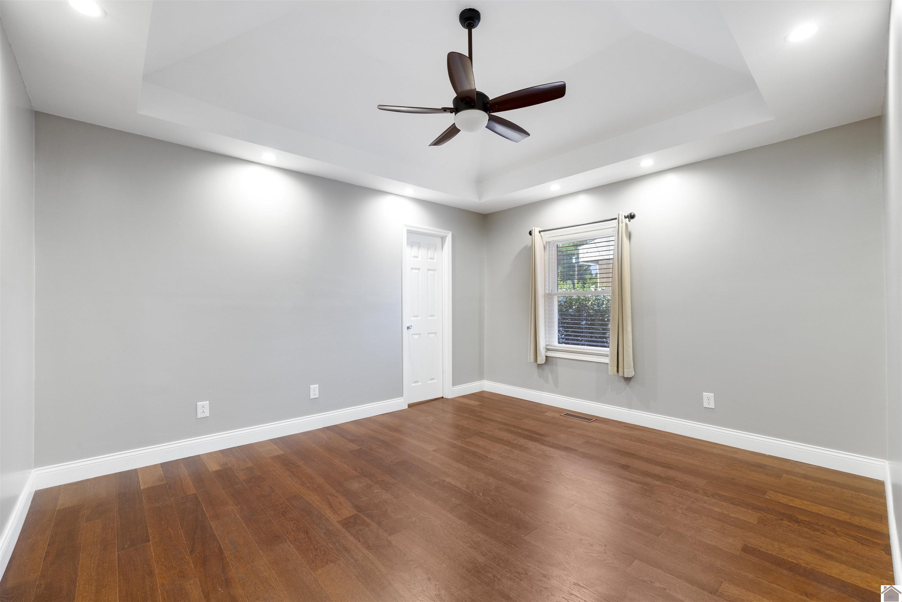 513 W Lockridge Street