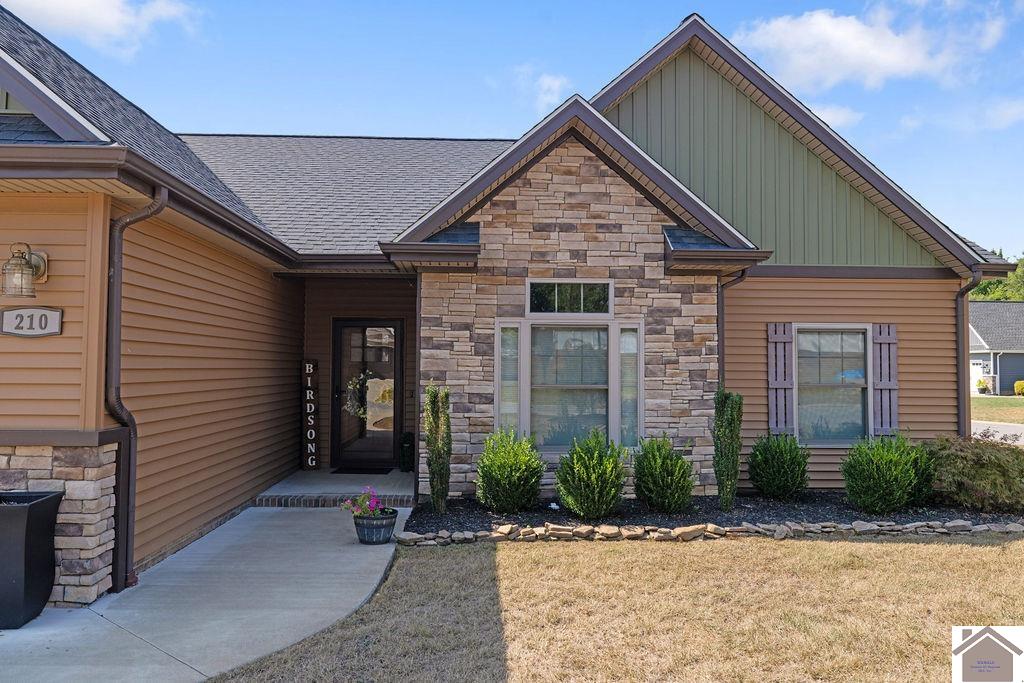 210 Hunters Ridge Drive