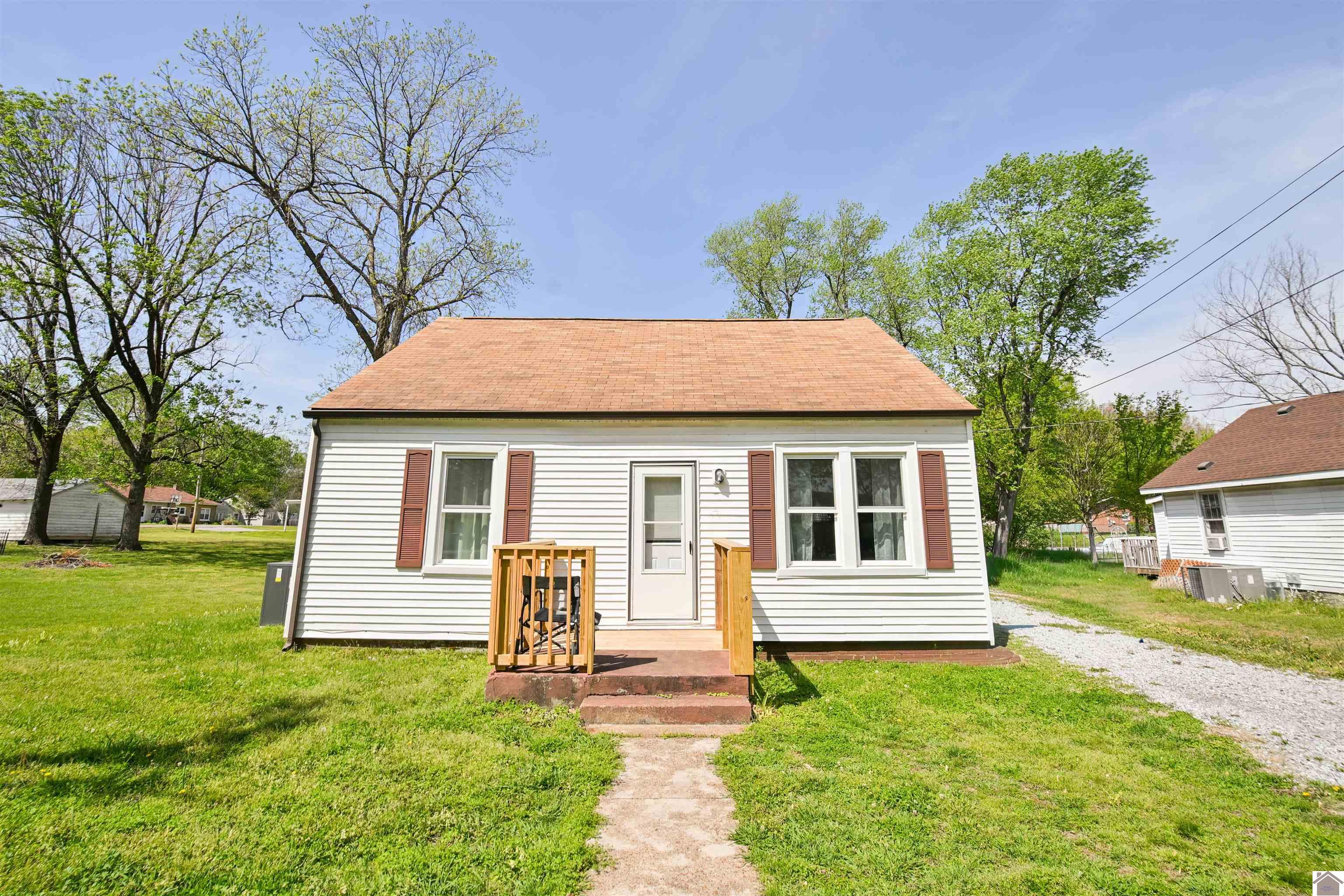402 W Highland Drive