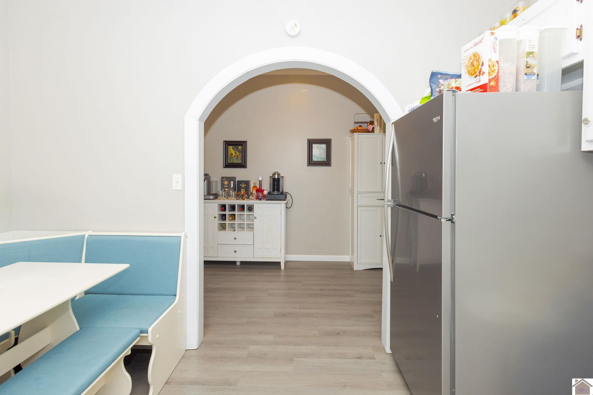 402 W Highland Drive