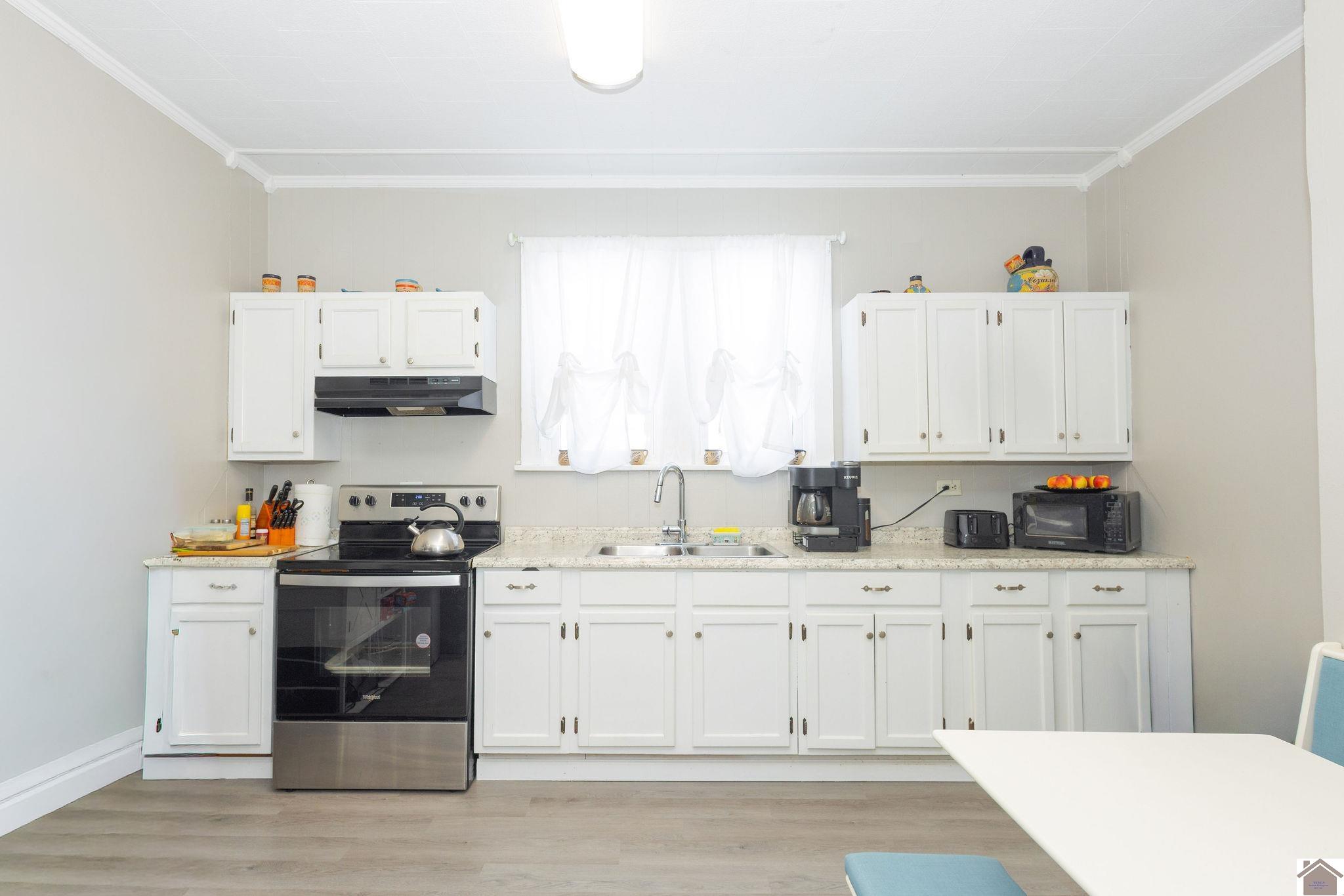 402 W Highland Drive