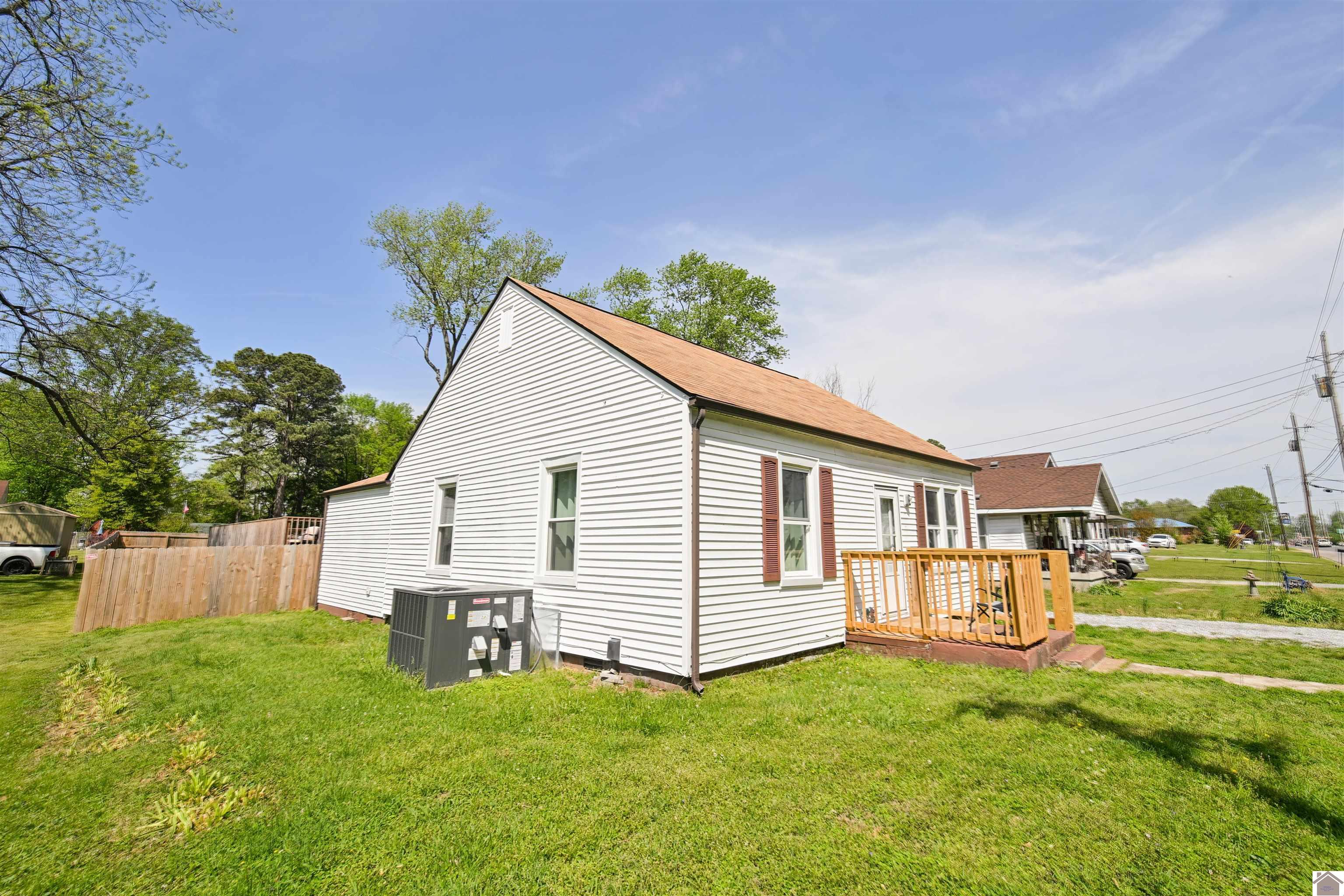 402 W Highland Drive