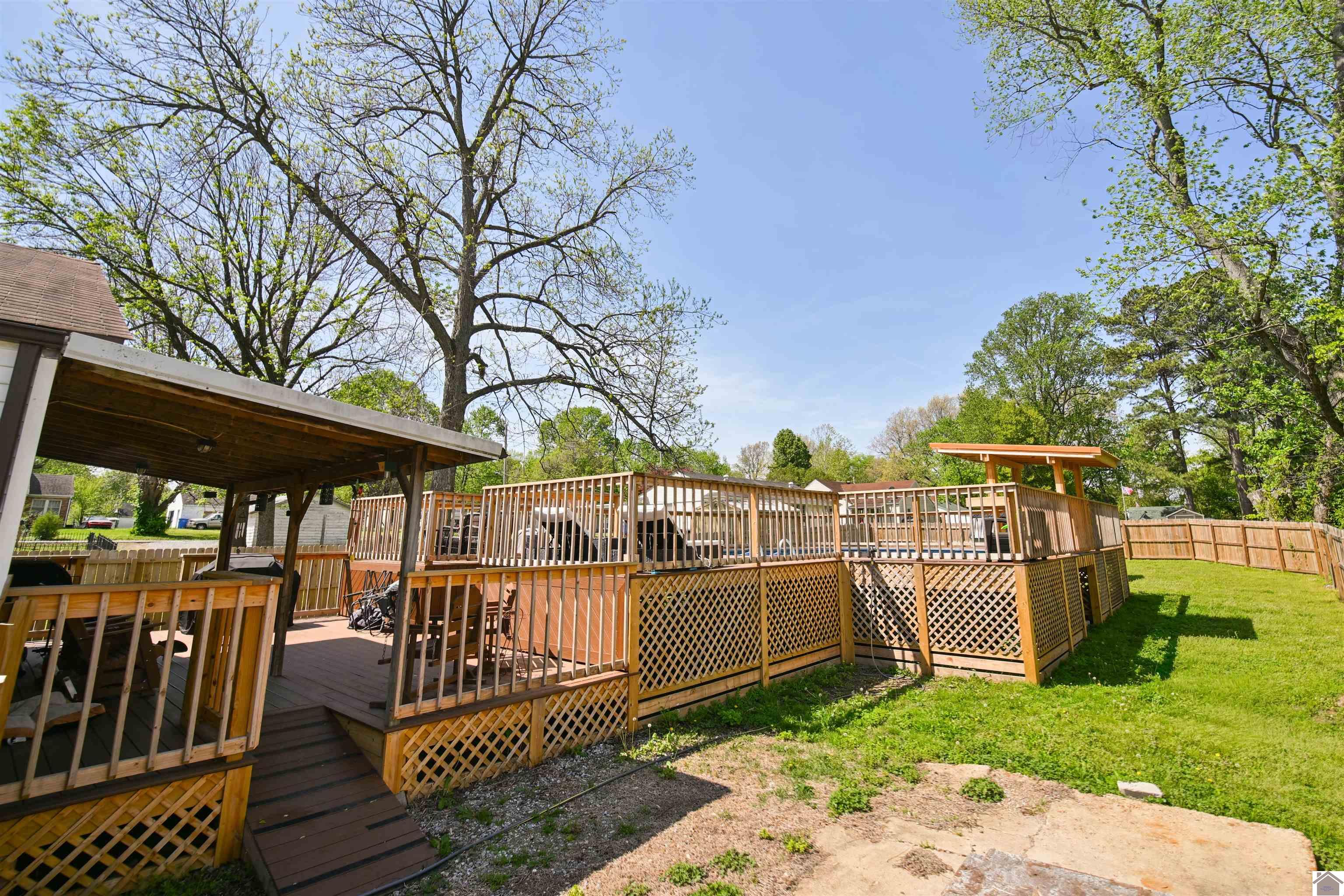 402 W Highland Drive