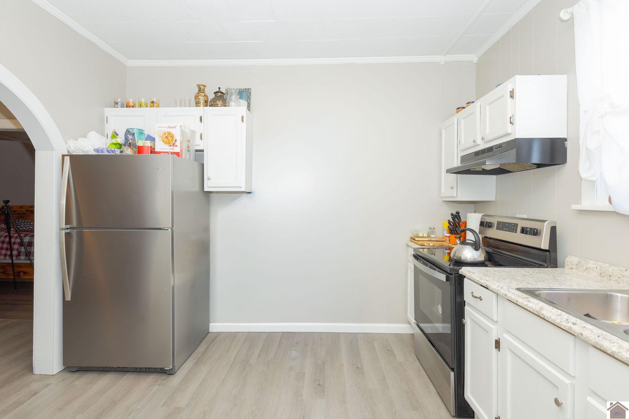 402 W Highland Drive