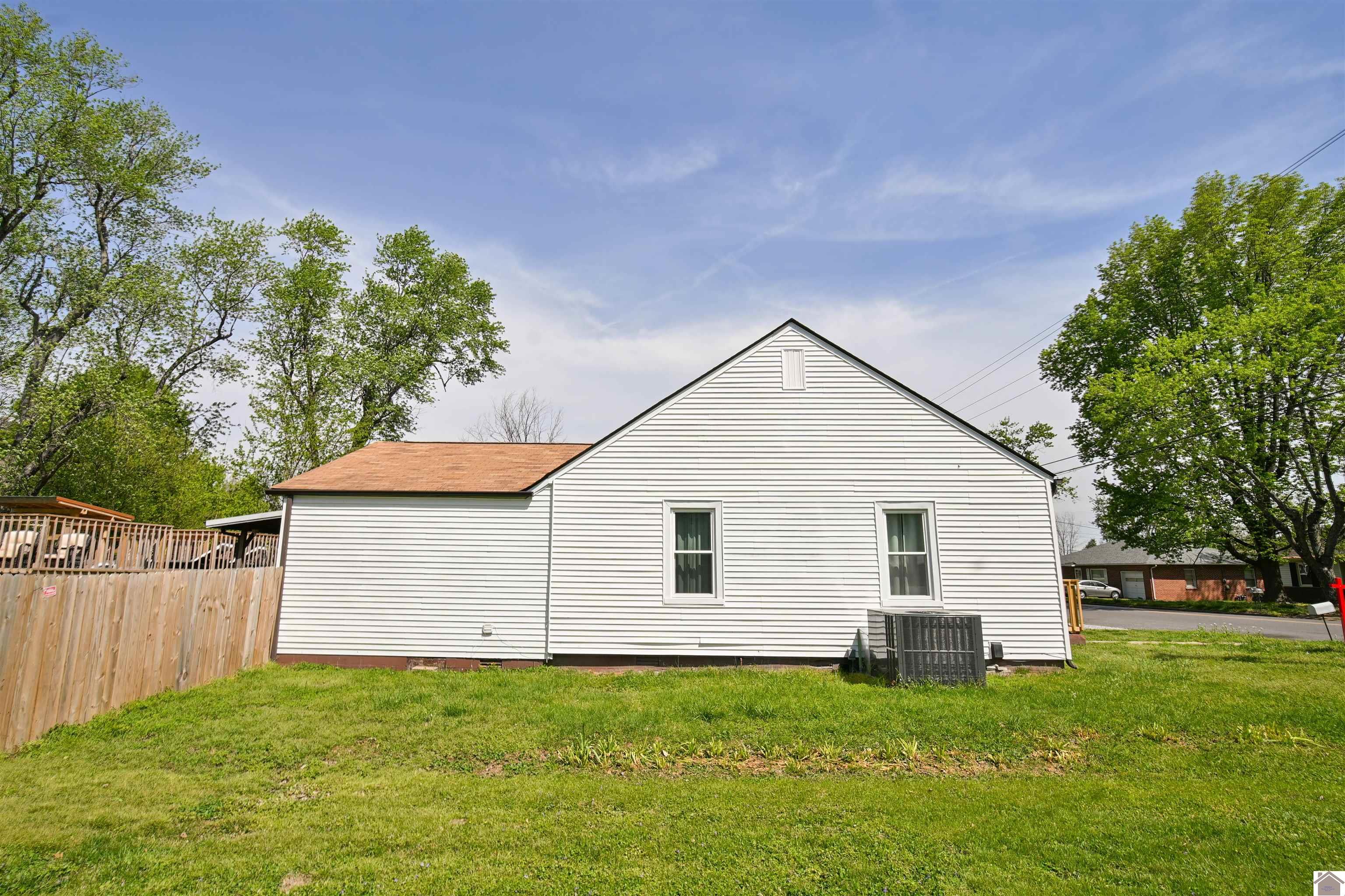 402 W Highland Drive