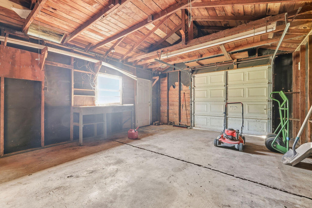 2220 Shawnee Lane