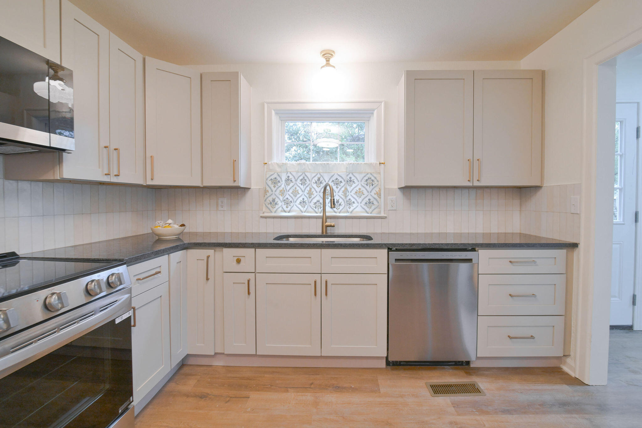 2220 Shawnee Lane