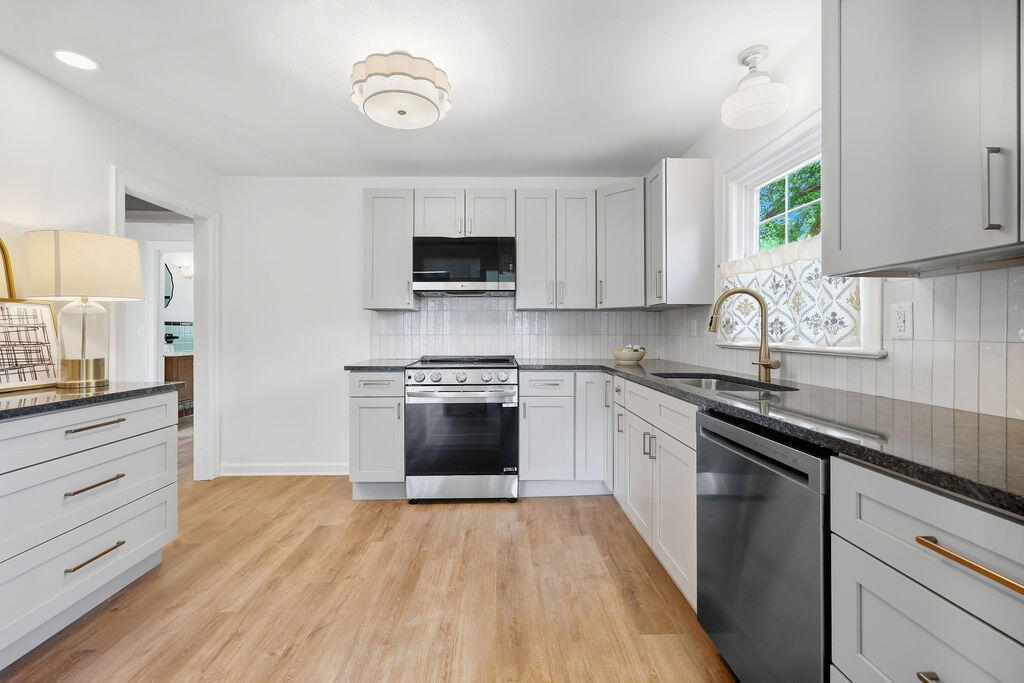 2220 Shawnee Lane