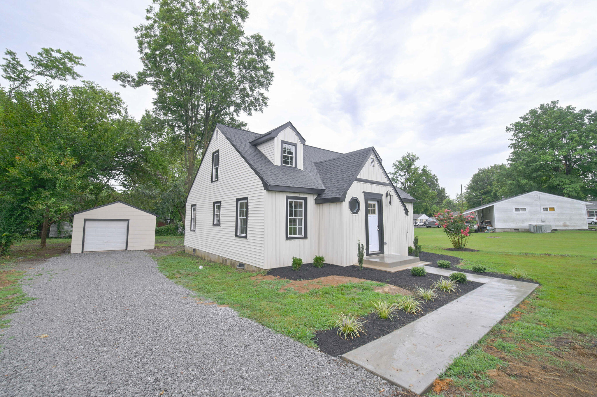 2220 Shawnee Lane