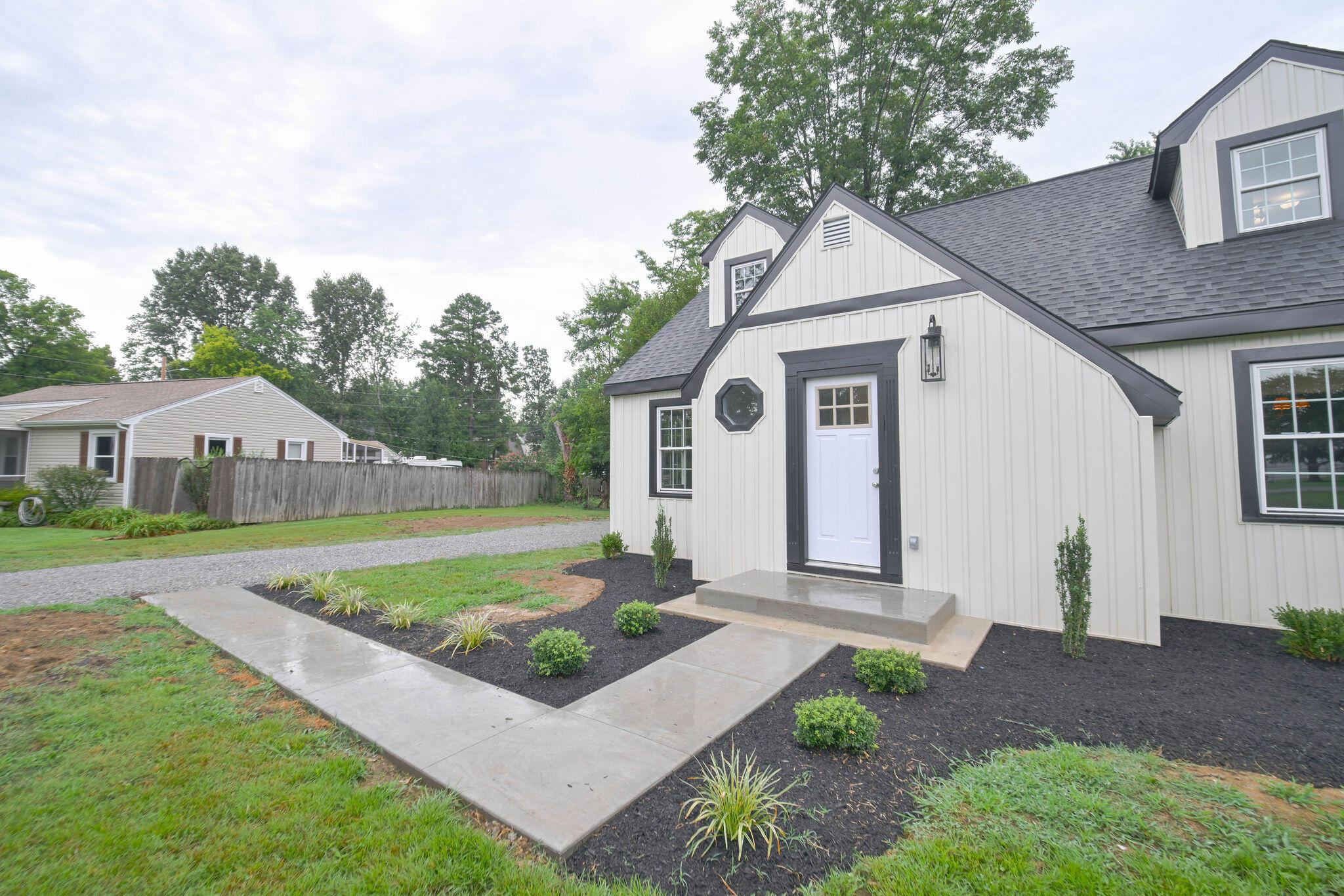 2220 Shawnee Lane