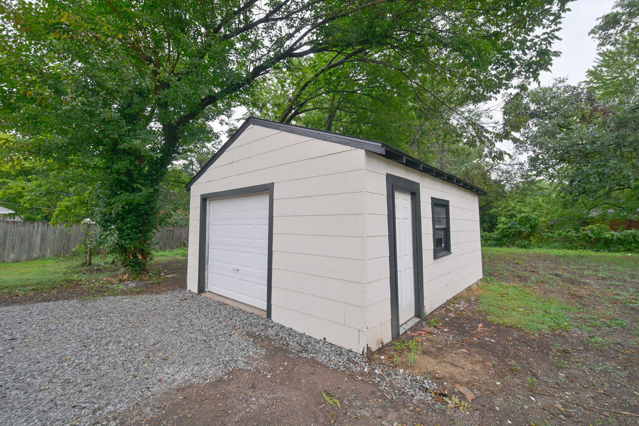 2220 Shawnee Lane