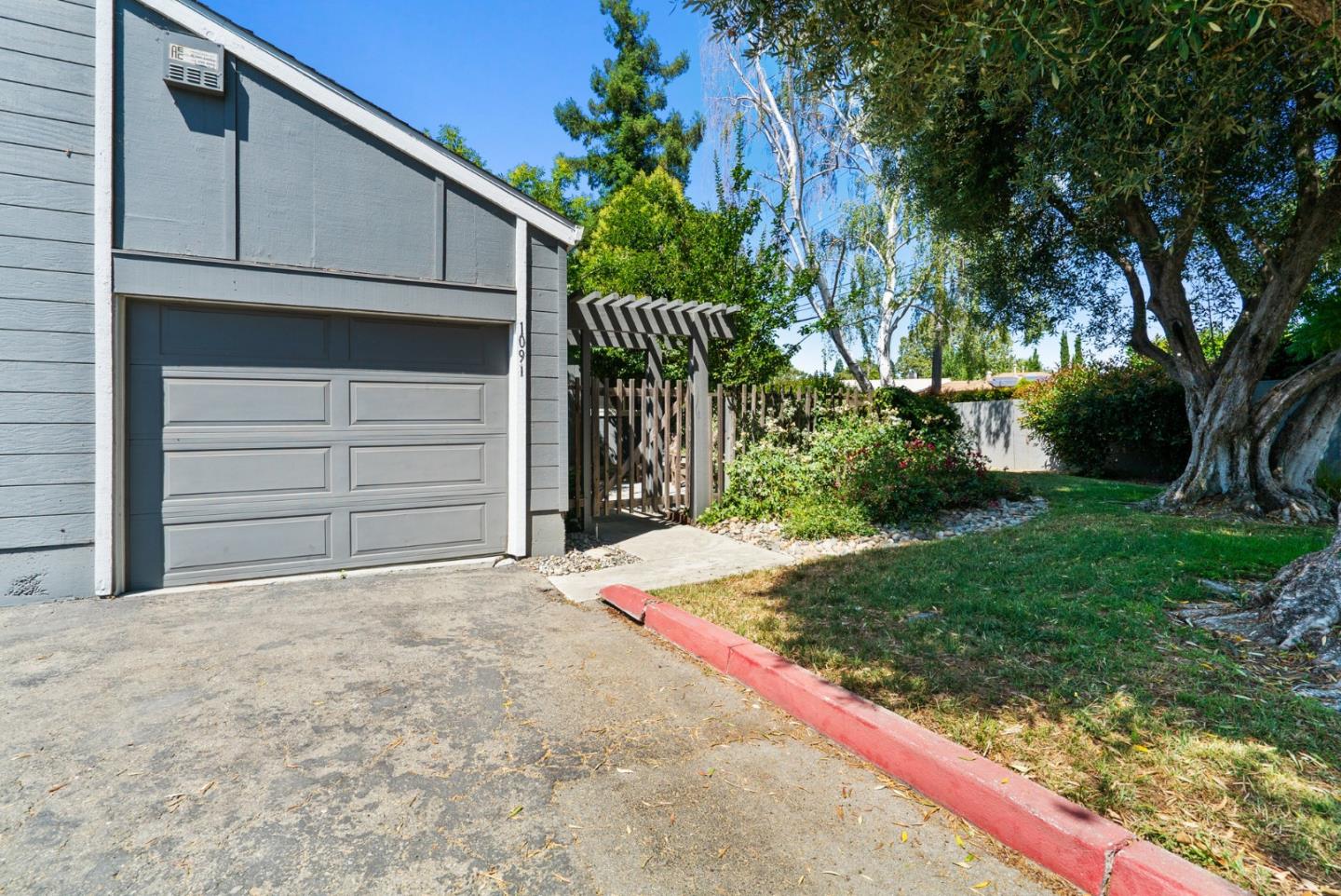 1091 Prevost CT