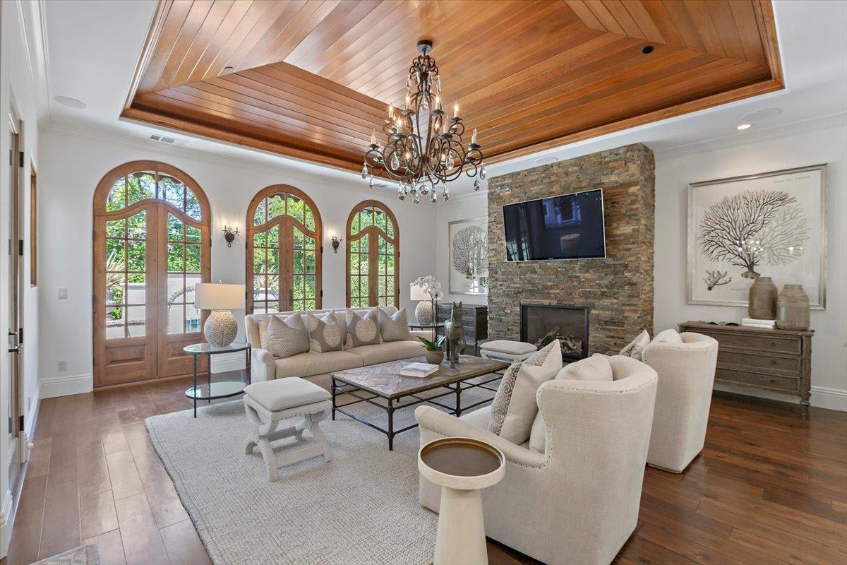 360 Claire PL