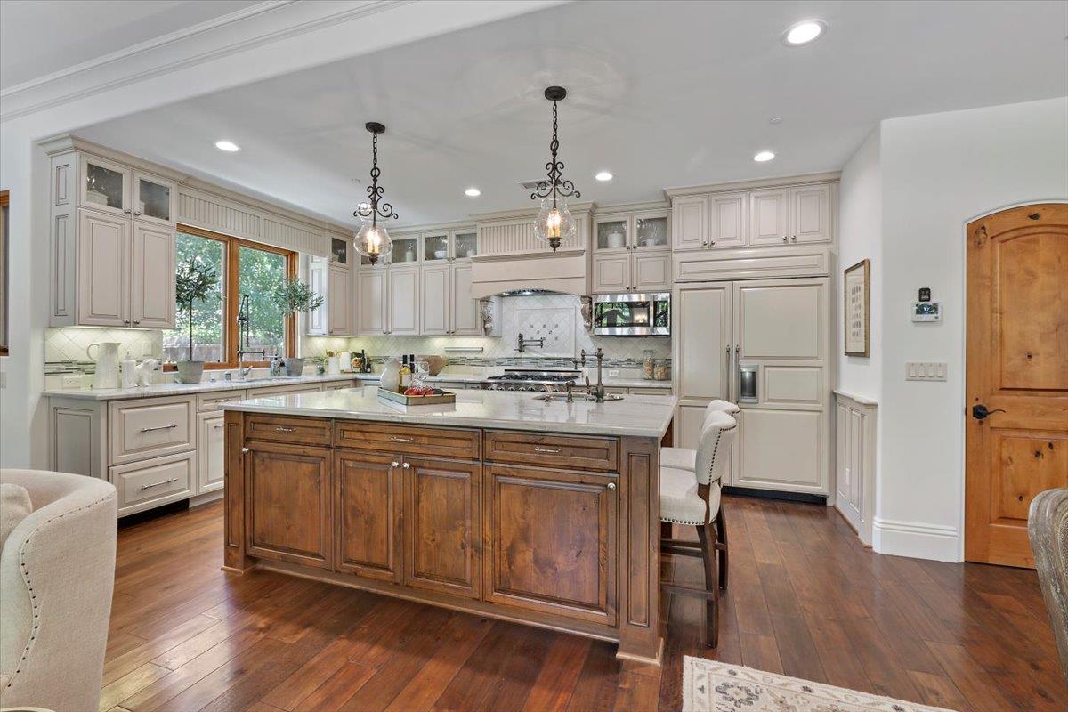 360 Claire PL