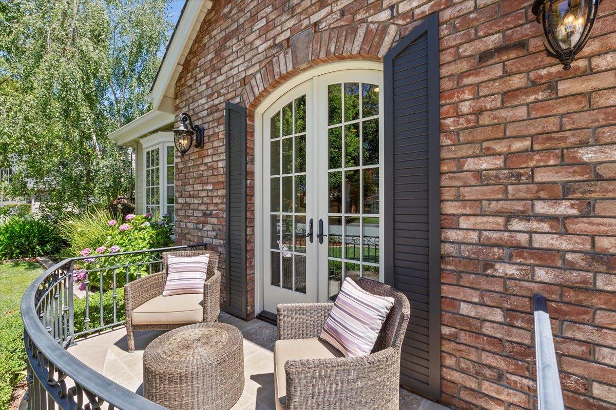 360 Claire PL