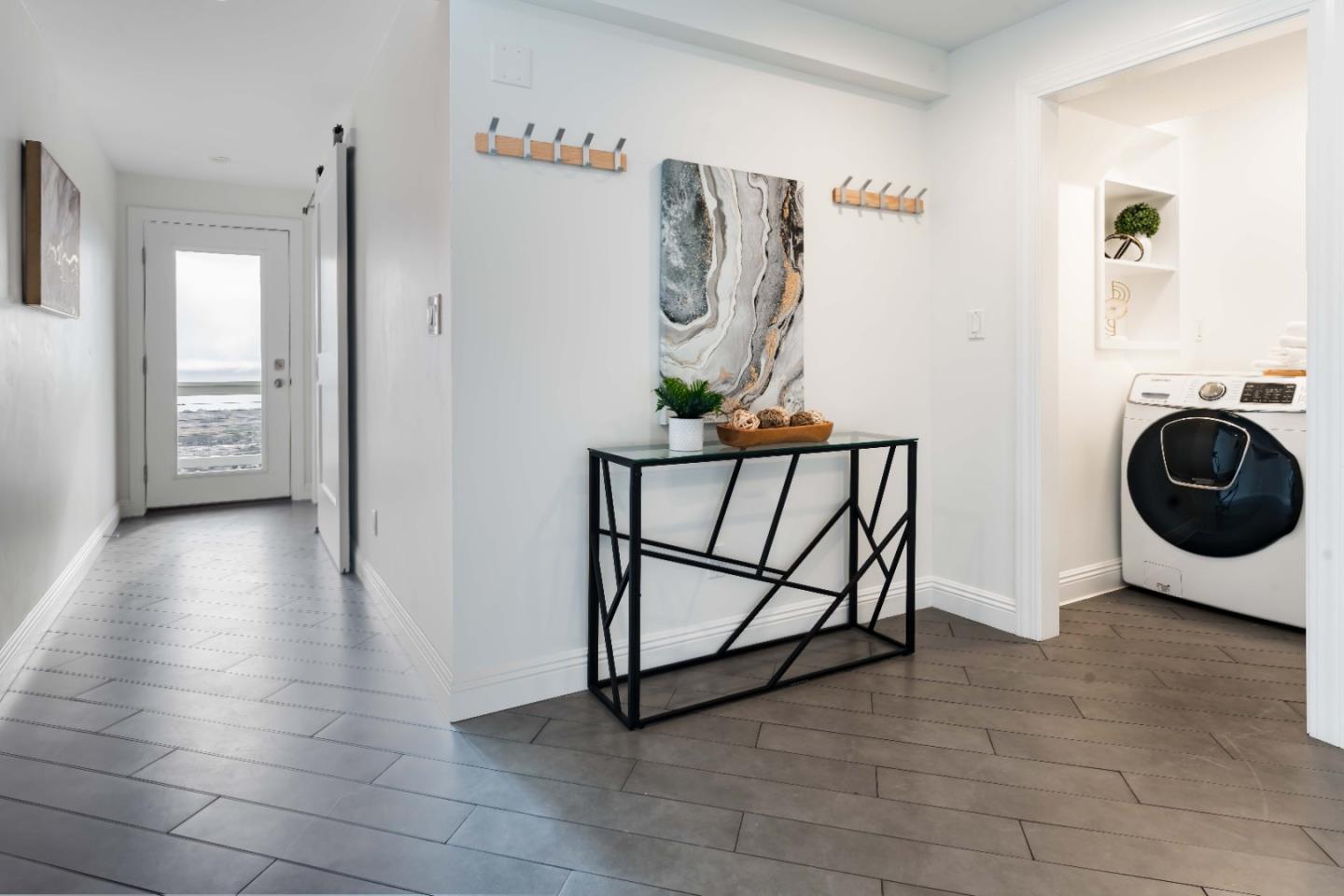 211 Oakridge DR