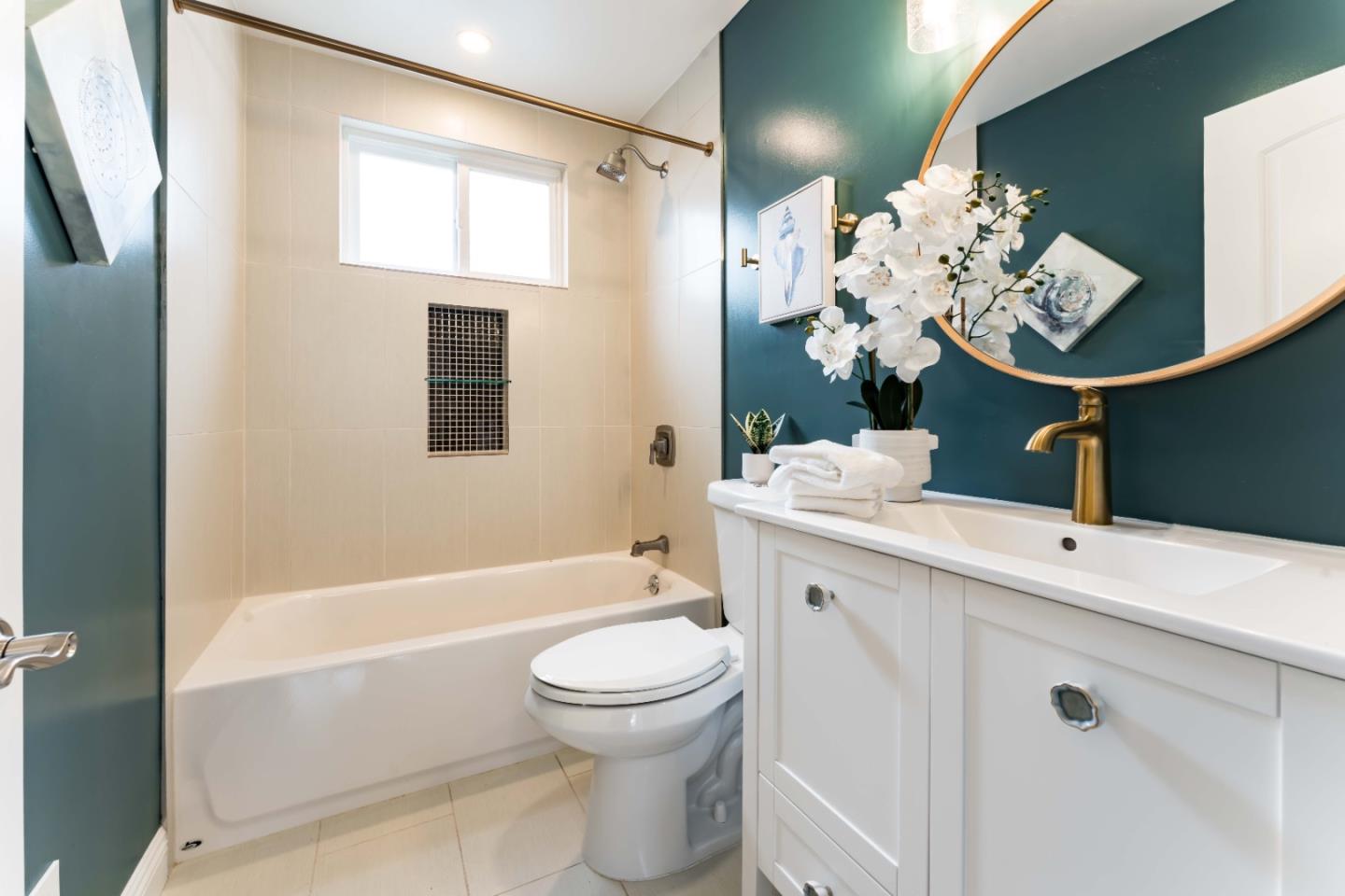 211 Oakridge DR