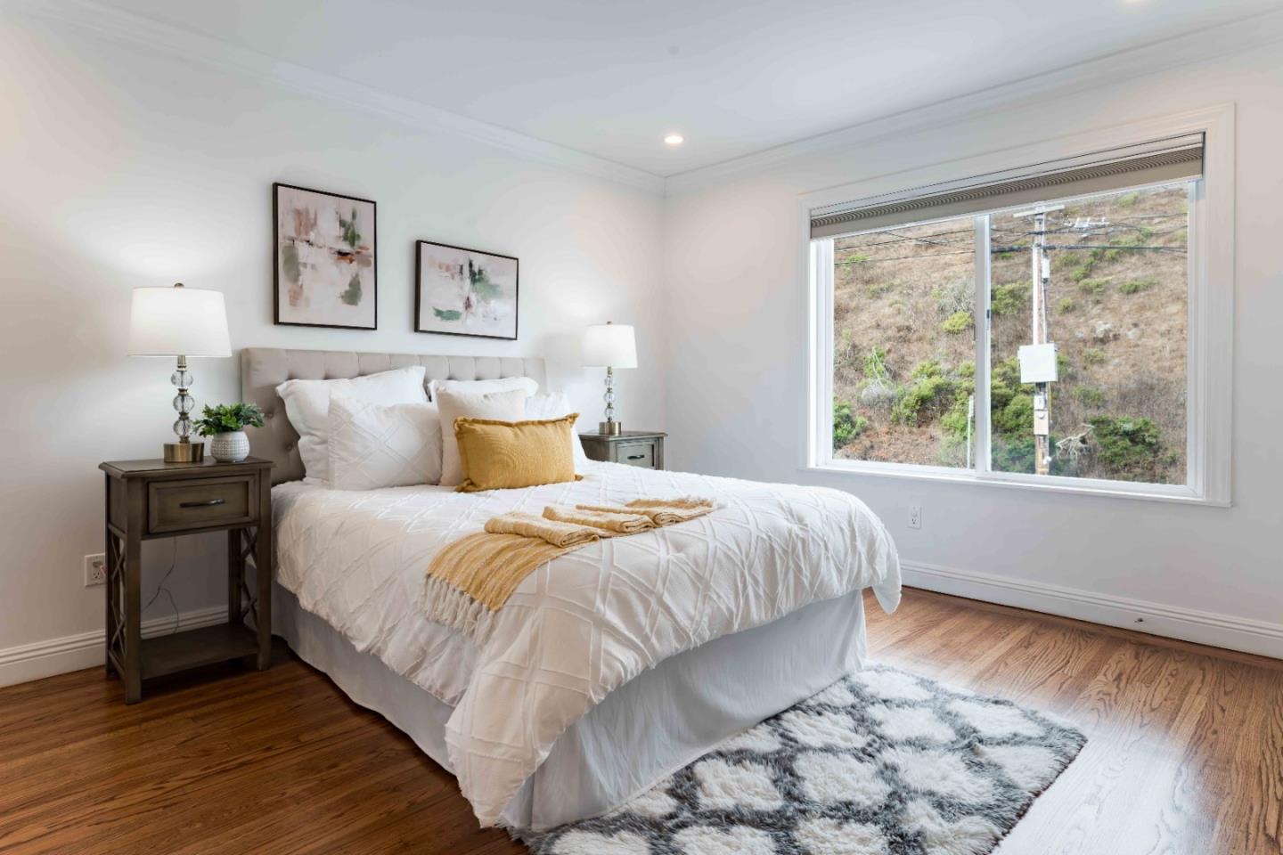 211 Oakridge DR
