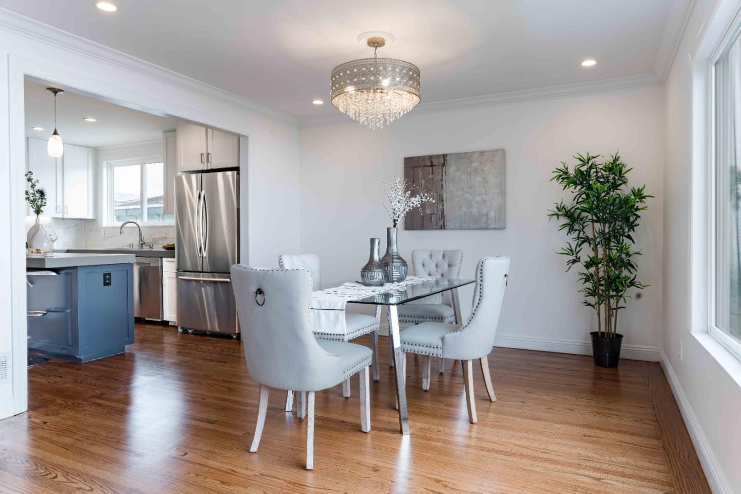 211 Oakridge DR