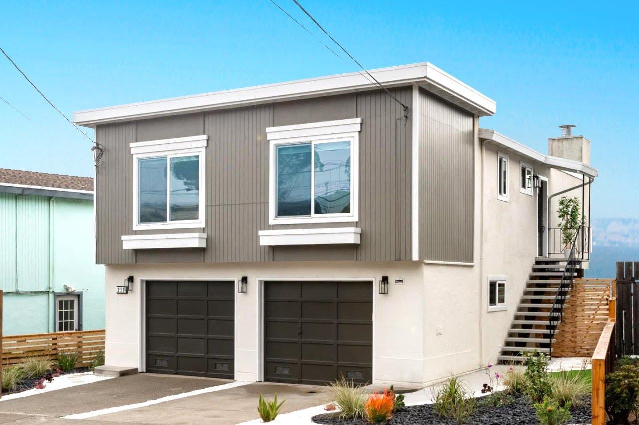 211 Oakridge DR