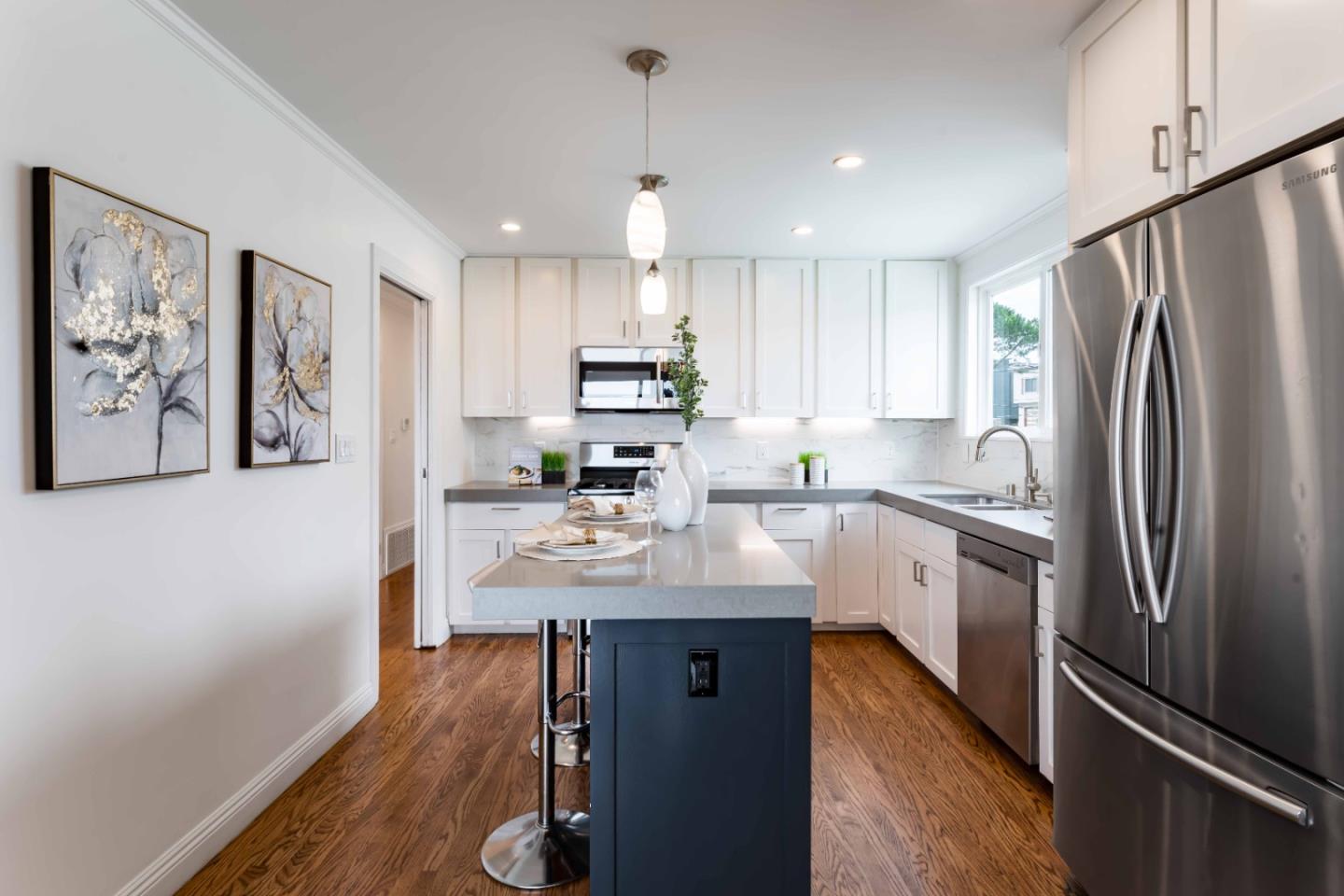 211 Oakridge DR