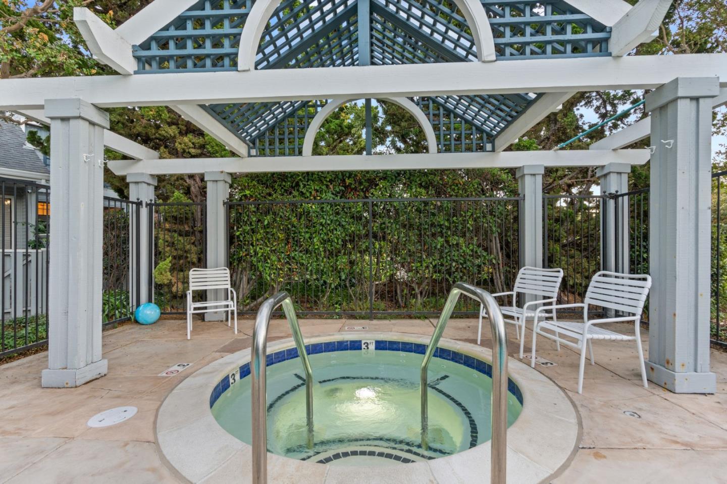 415 Mountain Laurel CT