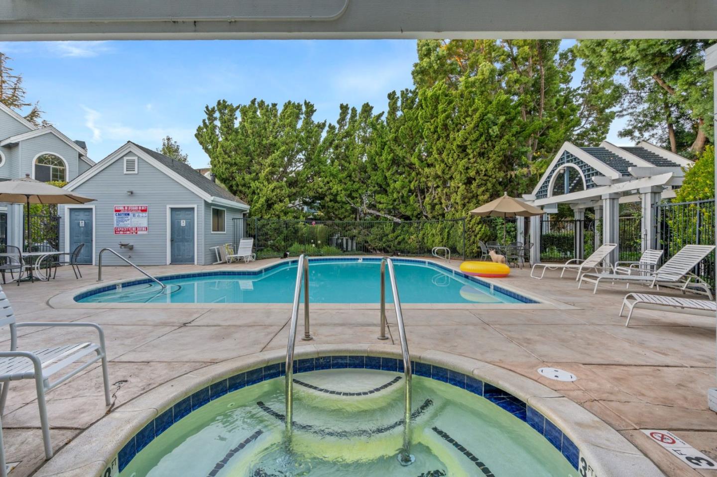 415 Mountain Laurel CT