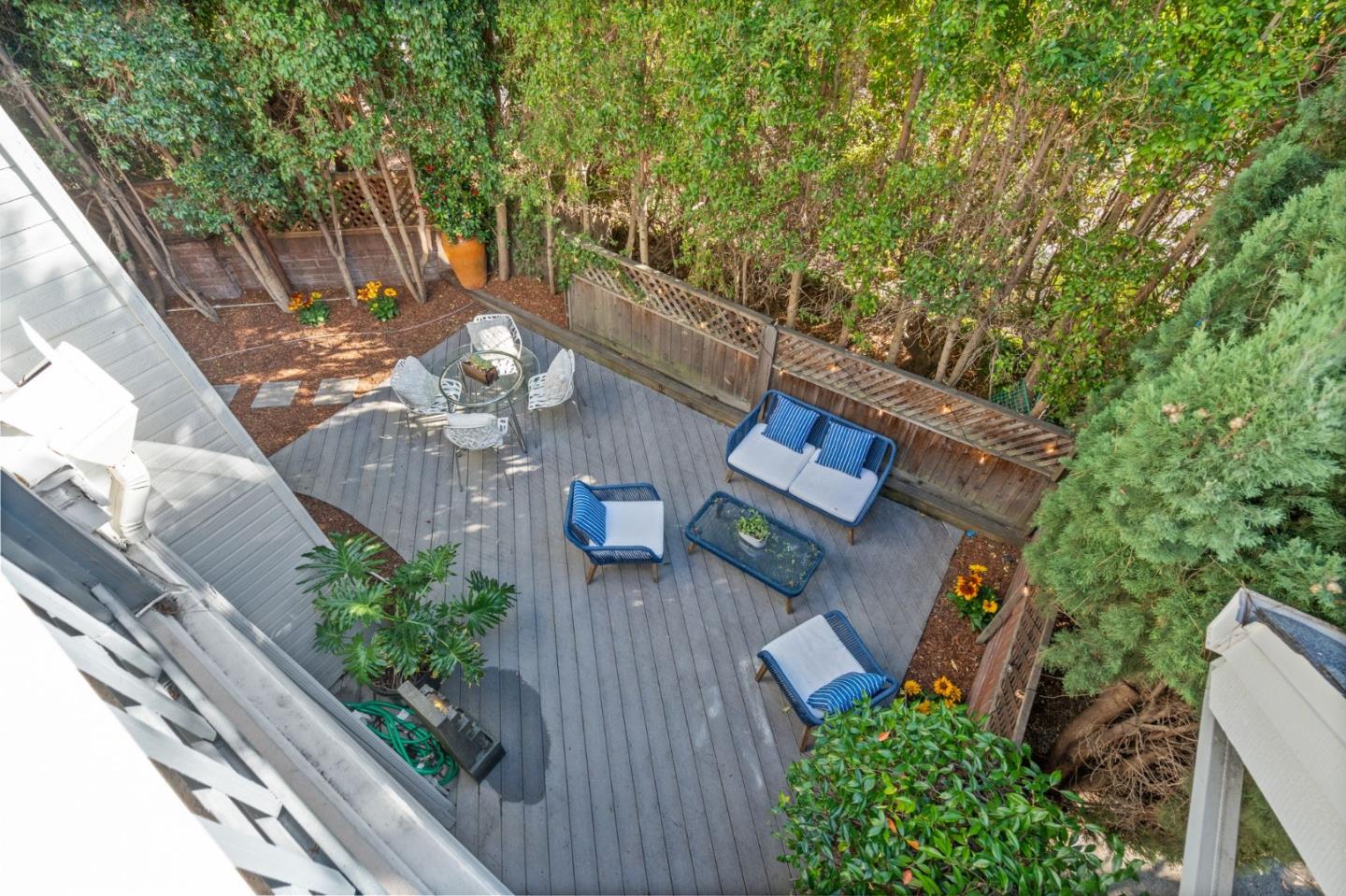 415 Mountain Laurel CT