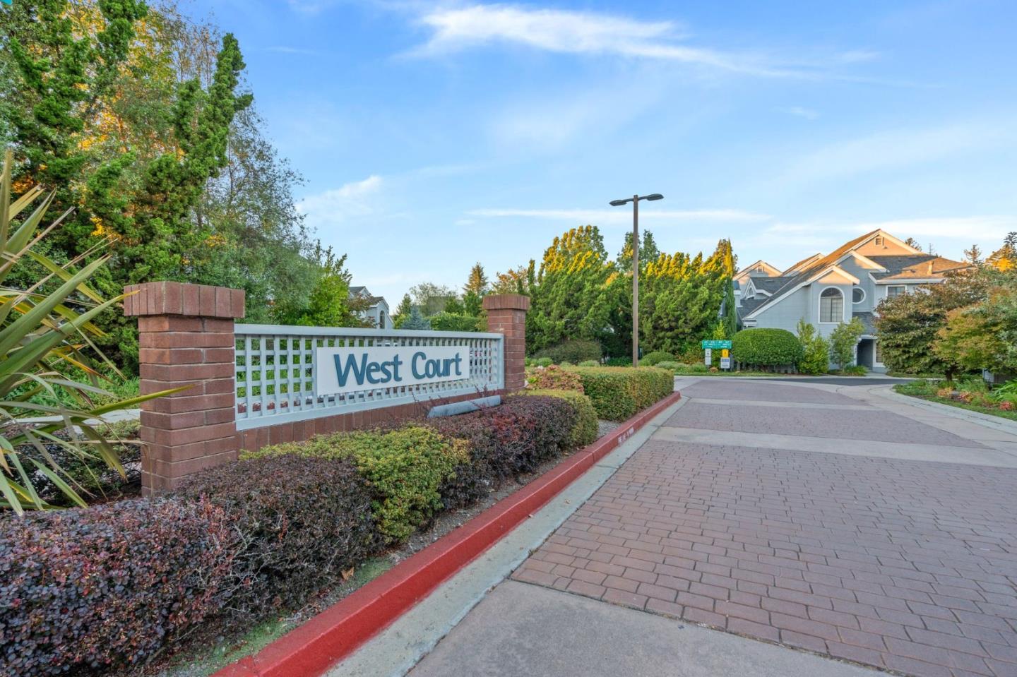 415 Mountain Laurel CT