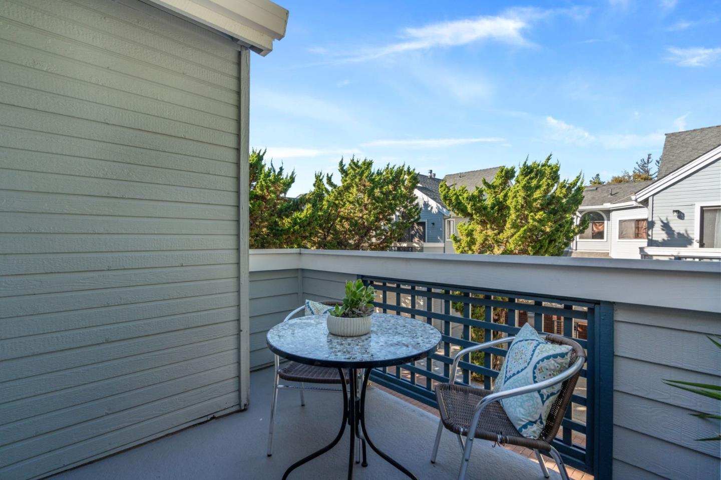 415 Mountain Laurel CT