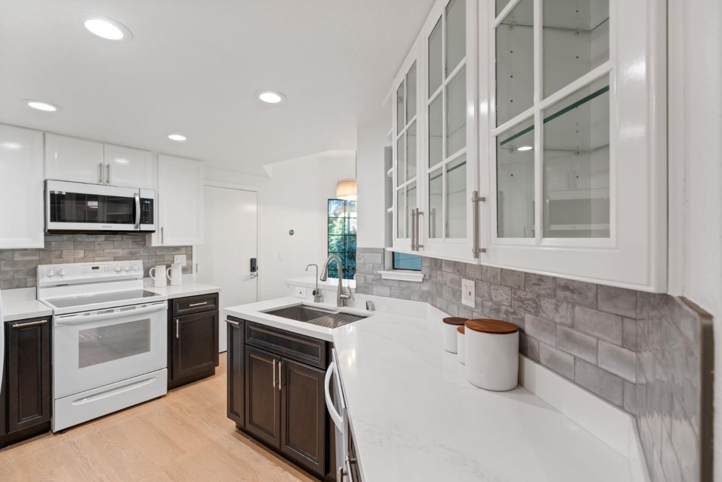 415 Mountain Laurel CT