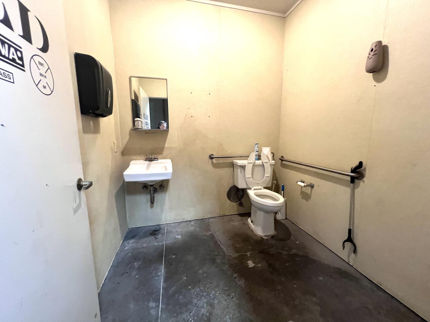 432 North Canal Street 9