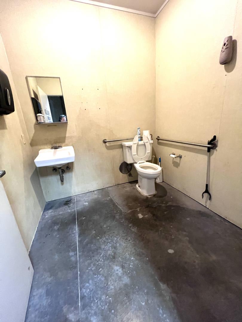 432 North Canal Street 9