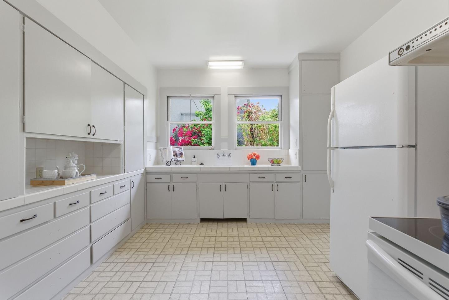 5887 Chabot Court
