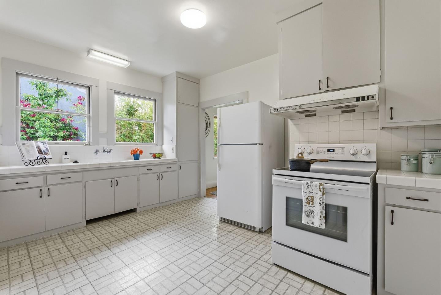 5887 Chabot Court