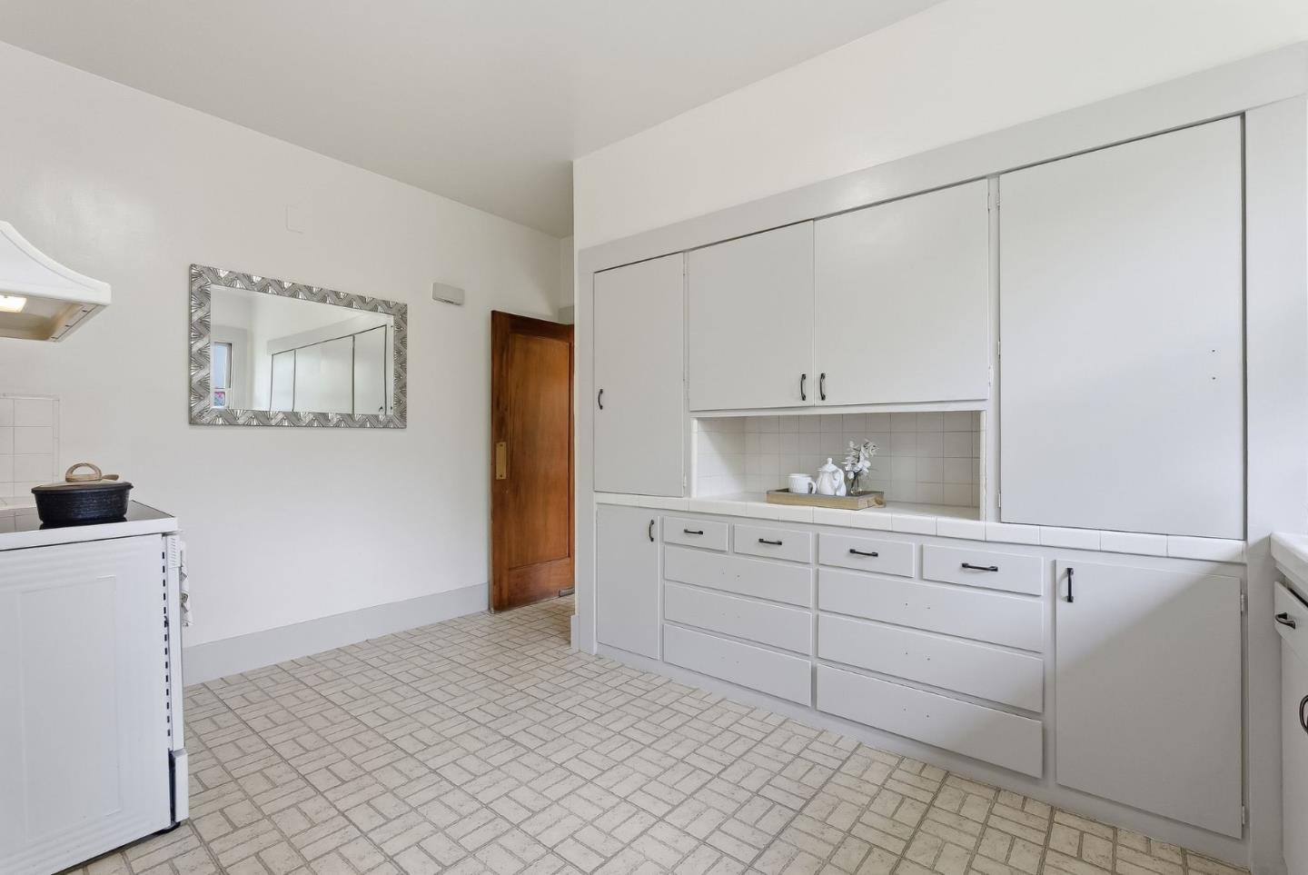 5887 Chabot Court