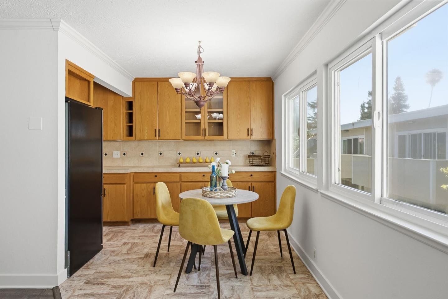 1898 Meridian AVE 48