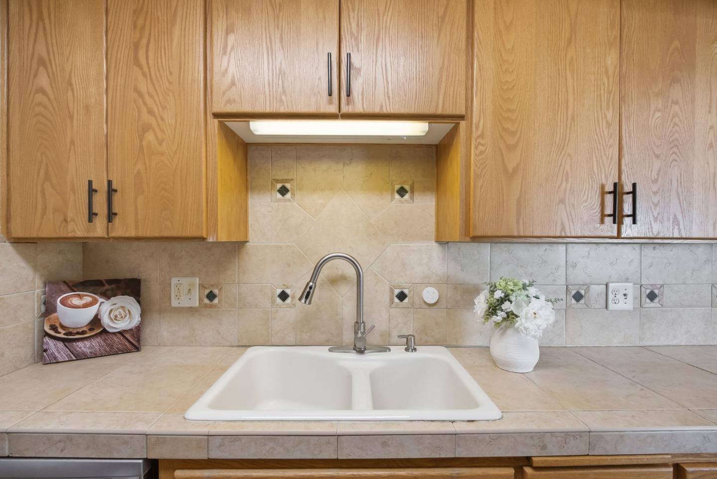 1898 Meridian AVE 48