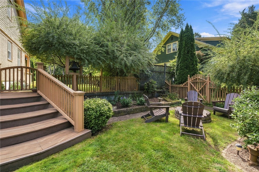 12 Maple Court