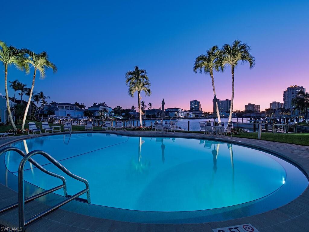 400 Park Shore DR # 102