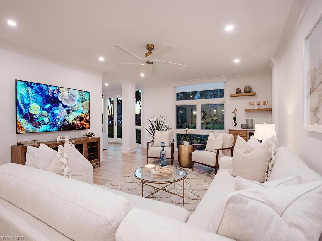 400 Park Shore DR # 102
