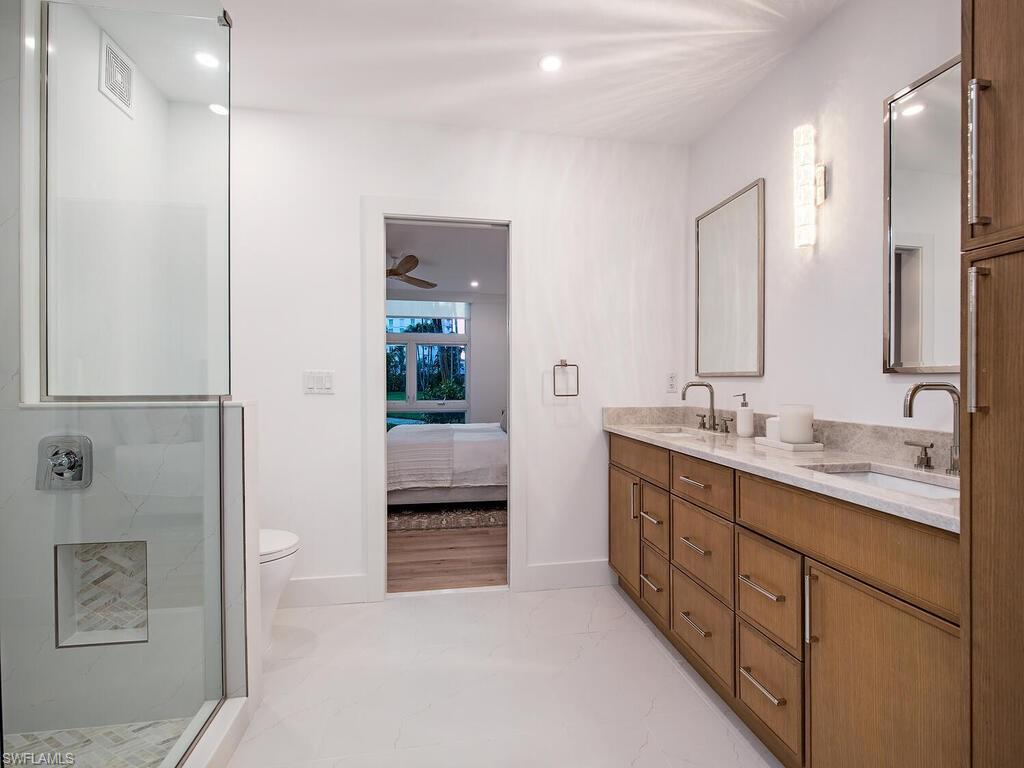 400 Park Shore DR # 102